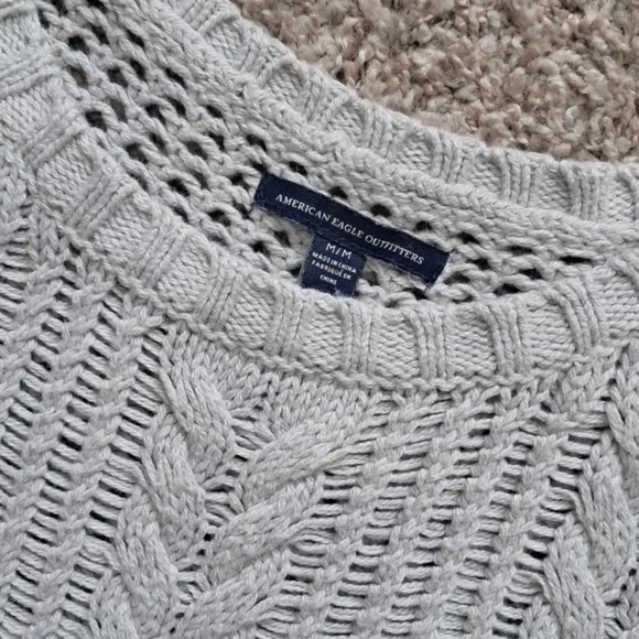 Size Medium 4 Tops - Picture 2 of 8